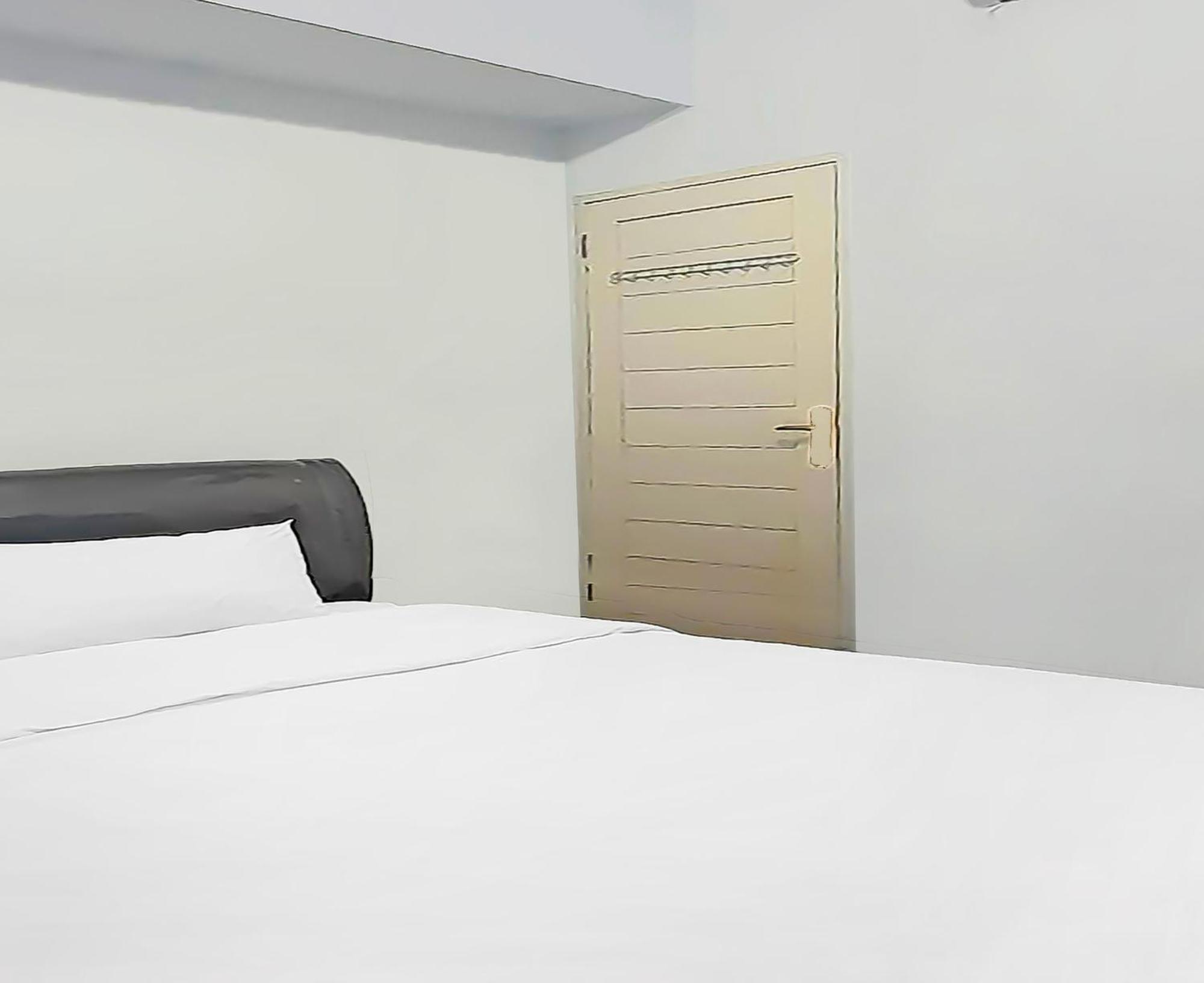 Spot On 92236 Kediri Family Homestay Medan Exterior foto