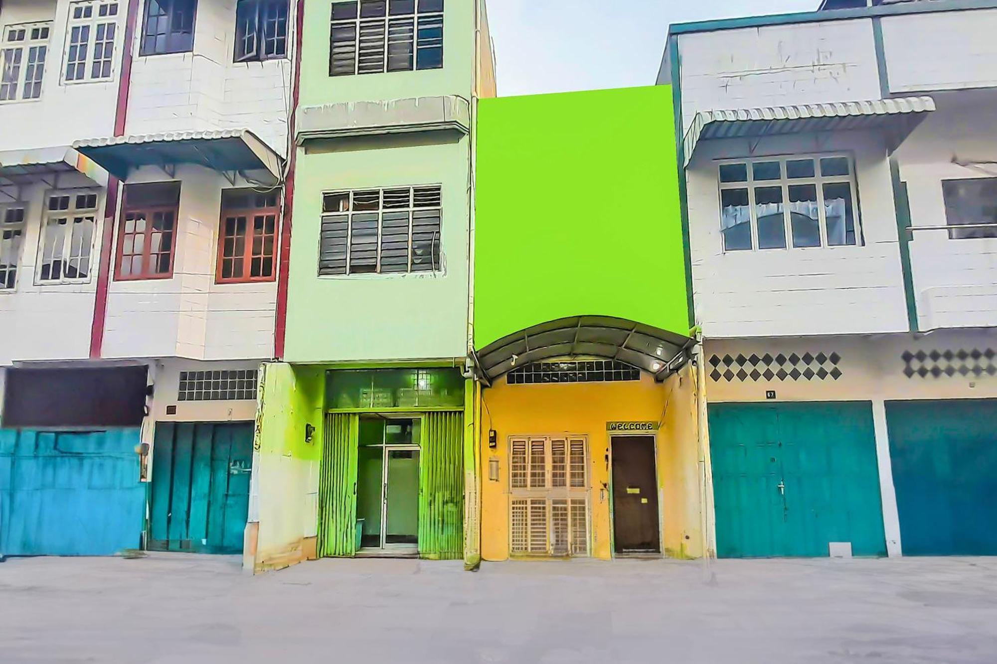 Spot On 92236 Kediri Family Homestay Medan Exterior foto