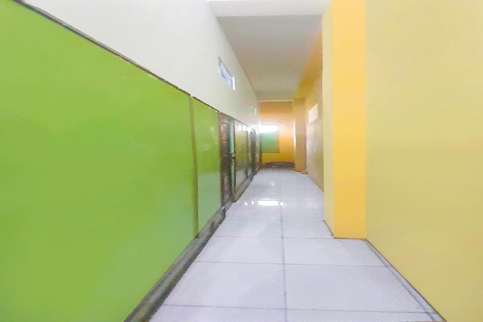 Spot On 92236 Kediri Family Homestay Medan Exterior foto